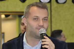 Read more about the article Andrei Plumb: ”NU candidez pentru nicio funcție. Rămân un membru, devotat echipei PSD”