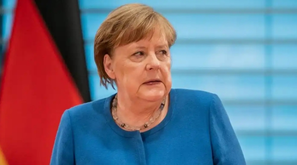 You are currently viewing Angela Merkel în izolare la domiciliu după un contact cu un medic infectat cu coronavirus