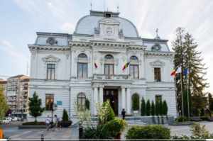 Read more about the article PRIMĂRIA TÂRGOVIȘTE ANUNȚĂ SPRIJIN PENTRU VÂRSTNICI