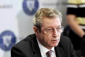 Read more about the article Doctorul Adrian Streinu Cercel afirmă: Tinerii să nu își mai viziteze bunicii două luni