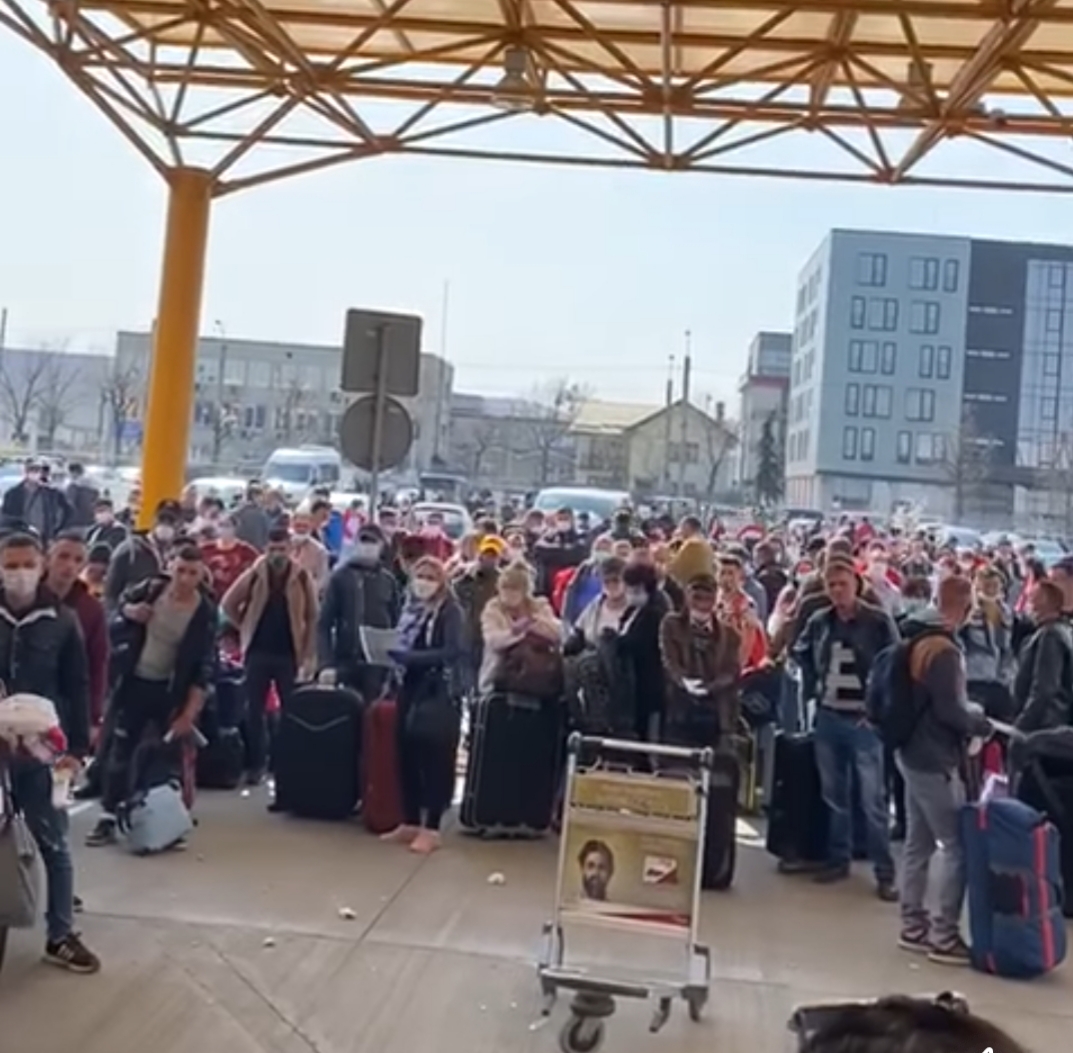 You are currently viewing Incredibil: în plină pandemie, mii de românii pleacă la muncă în Germania