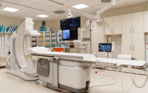 Read more about the article Spitalul Municipal Timisoara dispune de primul angiograf biplan din tara pentru cardiologie interventionala si vasculara periferica