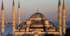Read more about the article Trump speră ca musulmanii să fie obligaţi să respecte aceleași norme de distanțare în timpul Ramadanului, ca și creștinii de Paște