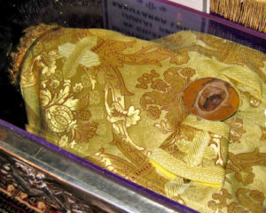 Read more about the article Moaștele Sfântului Dimitrie cel Nou au fost purtate în procesiune pe străzile Capitalei