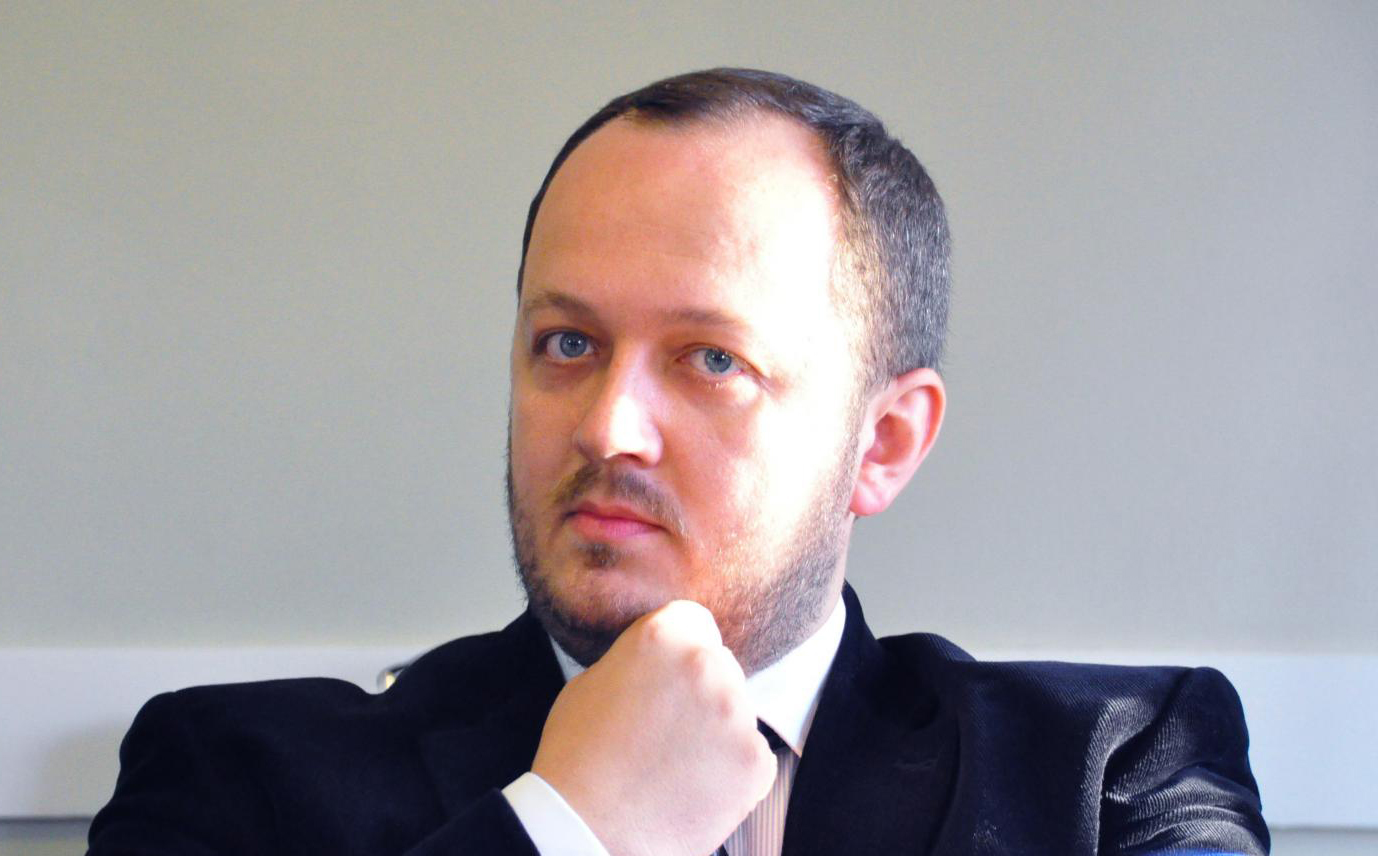 You are currently viewing Adrian Papahagi: În societatea infantilizată, statul se comportă paternalist