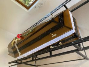 Read more about the article INCREDIBIL! LA VULCANA PANDELE, COȘCIUGUL UNUI BĂRBAT DECEDAT A FOST SIGILAT, FĂRĂ A SE ȘTI DACĂ A AVUT COVID-19!