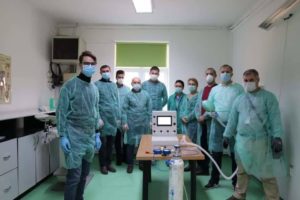 Read more about the article Covid-19: La spitalul din Brașov se testează primul ventilator mecanic românesc