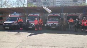 Read more about the article AMBULANȚIERII DIN DÂMBOVIȚA AU ADUS UN ULTIM OMAGIU COLEGULUI LOR DECEDAT DUPĂ CE S-A INFECTAT CU COVID-19