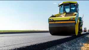 Read more about the article Lucrările la infrastrustrura rutieră din Dâmbovița continuă! Vezi aici unde!