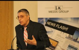 Read more about the article JURNALISTUL VAL VÂLCU ATRAGE ATENȚIA ASUPRA GREȘELII DE A PURTA ÎNTOTDEAUNA MASCĂ ȘI MĂNUȘI