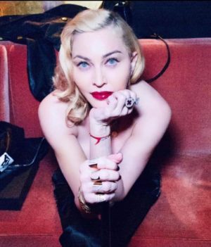 Read more about the article Madonna donează 1 milion de dolari pentru găsirea unui tratament pentru coronaviurs