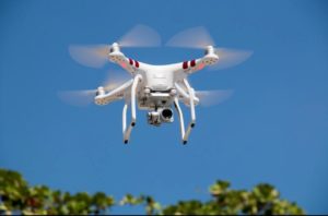 Read more about the article Cluj-Napoca va fi monitorizat cu drone. Oamenii vor fi verificați dacă respectă izolarea