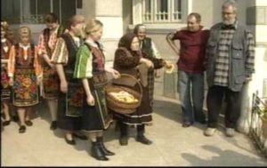 Read more about the article Lăzărița, obicei păstrat din străbuni de comunitățile de bulgari din Dâmbovița