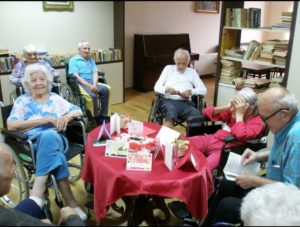 Read more about the article Căminele de bătrâni: focare de infecție cu Covid-19