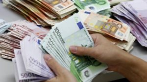 Read more about the article Guvernul României AR NEGOCIA un împrumut de un miliard de euro de la Banca Mondială