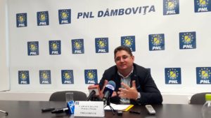 Read more about the article Marius Caravețeanu, primarul orașului Răcari: Numărul „negativilor” este în creștere, lipsesc simptomele!
