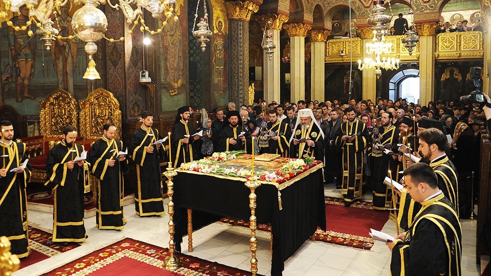 You are currently viewing Vezi cum se va desfășura slujba Prohodului Domnului din Vinerea Mare!