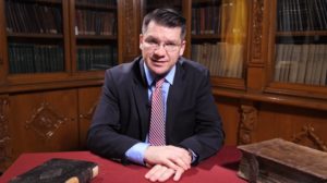 Read more about the article Mihail Neamțu: Ne place Teofan Zăvorâtul, dar nu iubim zăvoarele. Avem, deci, o rugăminte: deschideți bisericile!