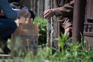 Read more about the article Dâmbovița: Campania „În Aninoasa, izolat nu înseamnă abandonat” se află în plină desfășurare