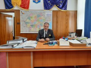 Read more about the article Vezi mesajul prefectului județului Dâmboviţa cu ocazia Sărbătorii Înălțării Domnului și a Zilei Eroilor!