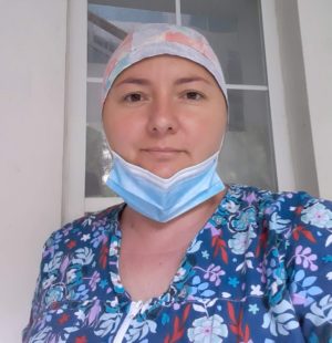 Read more about the article MĂRTURII impresionante ale unei asistente medicale din DÂMBOVIŢA care tratează pacienți infectați cu COVID-19