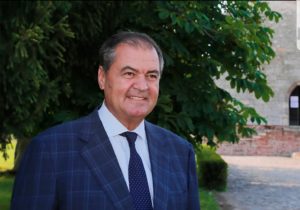 Read more about the article PREFECTUL JUDEȚULUI DÂMBOVIȚA, AURELIAN POPA, A TRANSMIS UN MESAJ DE MULȚUMIRE ȘI ÎNCURAJARE, ÎN CONTEXTUL PANDEMIEI DE CORONAVIRUS!