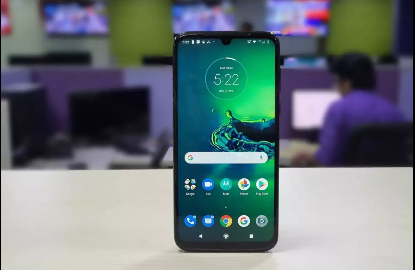 You are currently viewing Motorola a lansat primul vârf de gamă după 4 ani: Edge Plus