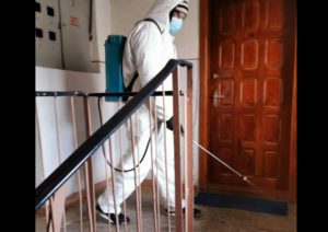 Read more about the article La Târgoviște se reia acțiunea de dezinfectare a scărilor de bloc