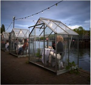 Read more about the article Așa arată un restaurant din Amsterdam care respectă măsurile de distanţare socială