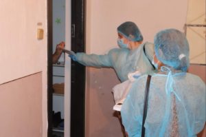 Read more about the article Primăria Moreni continuă distribuirea măștilor către populație