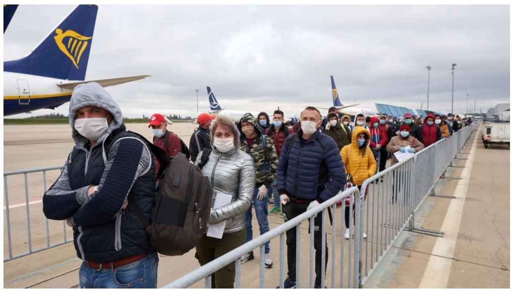 You are currently viewing Deși trebuiau tratați în Germania, sezonierii români suspecți de coronavirus, vor fi trimiși înapoi în România