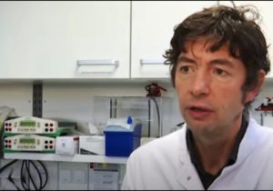 Read more about the article Celebru virusolog german explică de ce nu reacționează la fel toate persoanele infectate cu noul coronavirus