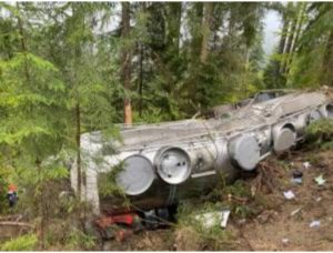 Read more about the article O cisternă încărcată cu lapte s-a răsturnat în Pasul Tihuța. Șoferul a murit