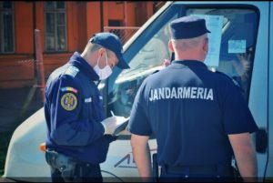 Read more about the article Declaraţia pe propria răspundere pentru deplasările între localităţi poate fi scrisă şi de mână? Vezi răspunsul Jandarmeriei