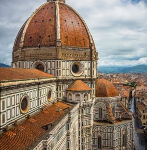 Read more about the article Florența: se redeschide Domul, vizitatorii poartă alarme la gât