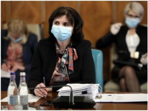 Read more about the article Elevii și profesorii riscă să rămână fără măștile de protecție promise de Guvern. Procedura de achiziție lansată, din nou, abia în această dimineață