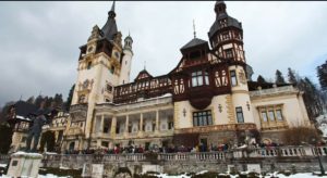 Read more about the article Muzeul Peleș se redeschide vizitatorilor pe 2 iunie