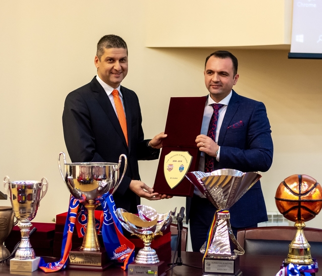 You are currently viewing CINE ÎNCEARCĂ SĂ-I FACĂ SĂ SE CERTE PE STAN CU BORIGA? VEZI RĂSPUNSUL AICI!