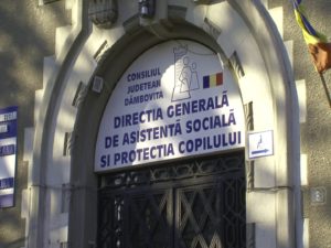 Read more about the article DGASPC DÂMBOVIȚA MULȚUMEȘTE CELOR CARE AU AJUTAT INSTITUȚIA ÎN PERIOADA STĂRII DE URGENȚĂ