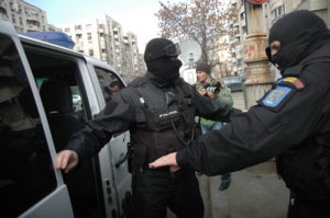 Read more about the article Bărbat reținut 24 de ore pentru săvârșirea infracțiunii de trafic de minori