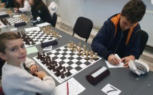 Read more about the article FESTIVAL DE ȘAH DESFĂȘURAT PE PLATFORME ON-LINE!