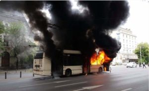 Read more about the article TROLEIBUZ ÎN FLĂCĂRI…