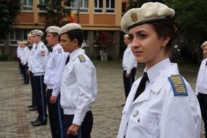 Read more about the article Foto: Elevii de la Colegiile Naţionale Militare au marcat finalul anului școlar