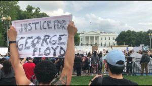 Read more about the article Alertă de grad 0 la Casa Albă. Donald Trump a fost dus de Secret Service într-un buncăr