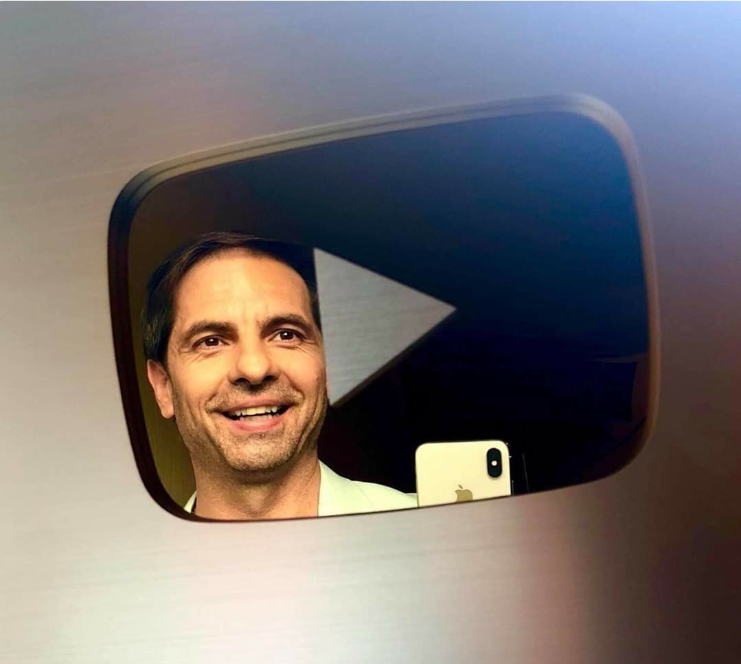 You are currently viewing Dan Negru: Un vlogger român instigă pe YouTube la violarea minorelor. De aceea Trump are dreptate când cere ca rețelele de socializare sa fie considerate responsabile pentru postările utilizatorilor