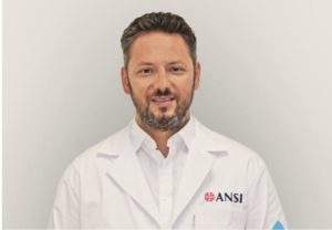 Read more about the article Celebrul neurochirurg Ștefan Mindea va fi hirotonit preot!