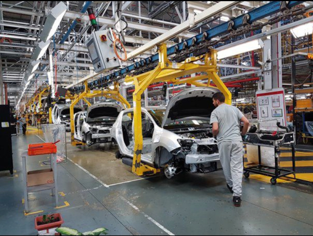 You are currently viewing Dacia trimite din nou în șomaj tehnic peste 1.000 de angajaţi