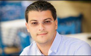 Read more about the article Răzvan Pascu: Care este raționamentul pentru care nu sunt permise călătoriile cu avionul, dar cu trenul și autocarul da?