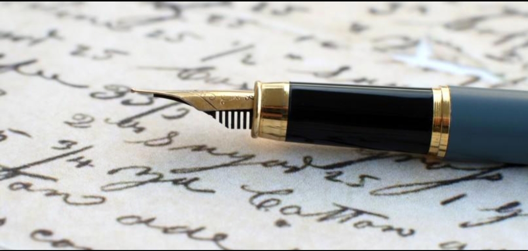 You are currently viewing Nu renunţaţi la scrisul de mână! Acesta stimulează funcțiile creierului, în timp ce tastatura le anihilează