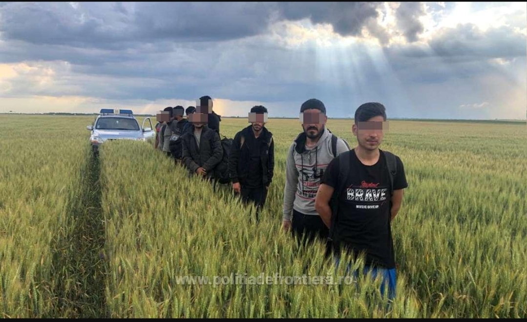 You are currently viewing Zece cetăţeni din Afganistan, depistaţi la frontiera de vest